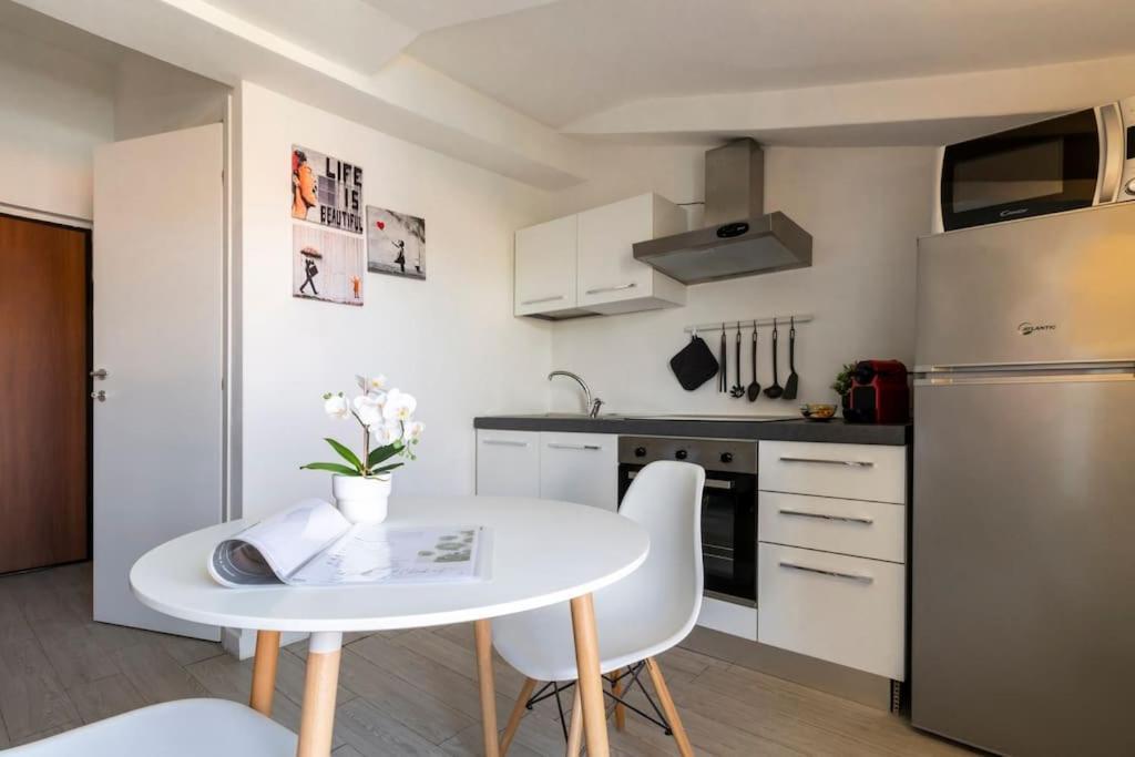 Centro Deluxe Suite Con Wi-Fi E Netflix Торино Екстериор снимка