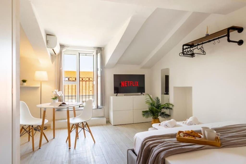 Centro Deluxe Suite Con Wi-Fi E Netflix Торино Екстериор снимка
